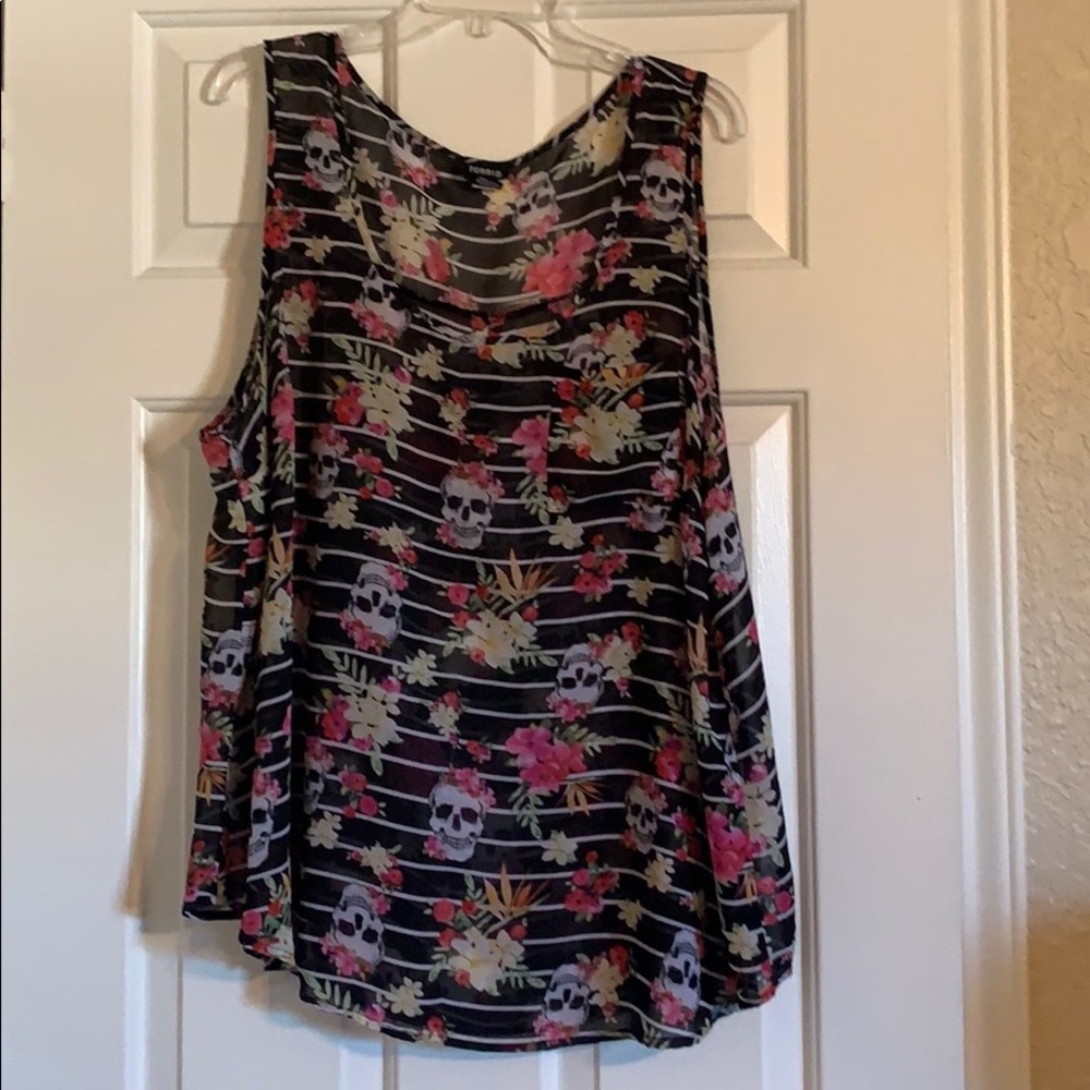 Blouse Torrid skulls